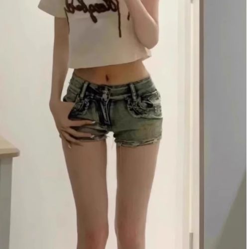 High-profile hottie summer low-waist butt-lifting denim super shorts for women, slim fit and versatile American high street wide-leg hot pants