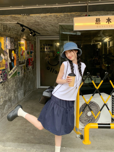 Actual shot~Large size Japanese style lazy style simple loose white tank top T-shirt + elastic waist dark blue a-hem skirt