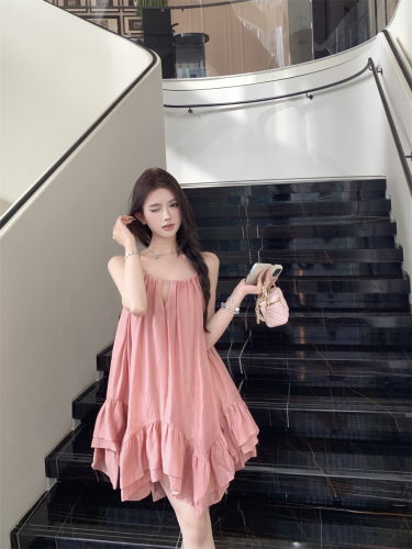 Real shot of suspender puffy A-plunge dress for vacation princess dress