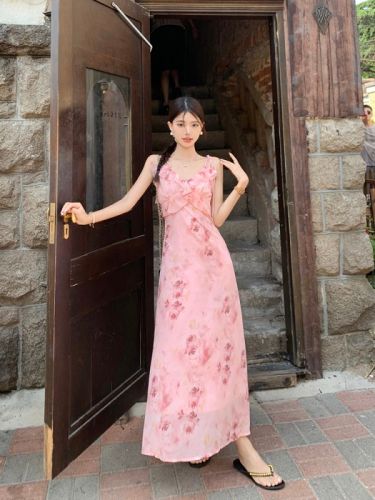 Real shot French style romantic and gentle style floral suspender skirt slim and slim fashion dress