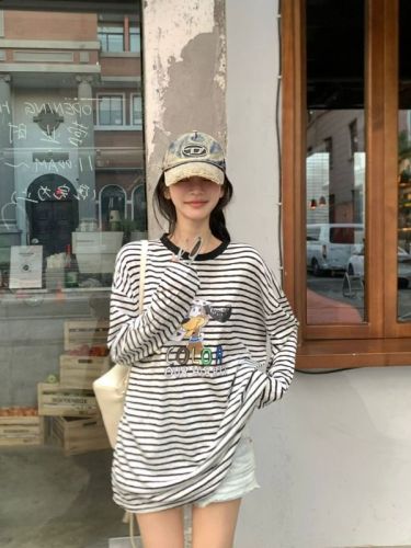 Actual shot 2024~American cartoon long-sleeved striped T-shirt with contrasting colors, loose and lazy, large-format top for sun protection