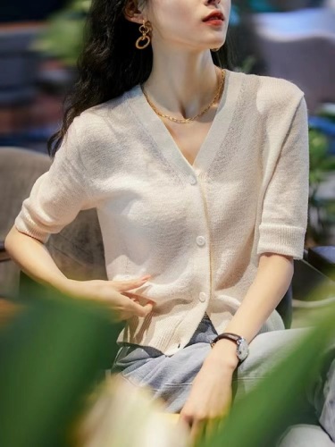 Xiaohangeい Comfortable cotton and linen~French elegant V-neck/mid-sleeve knitted cardigan ZWB563016MG