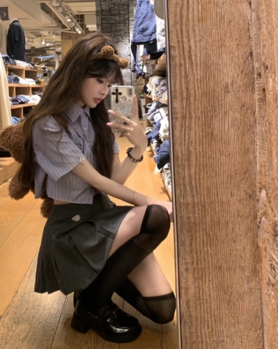 Fashionable clothes are all sold at real prices ~ short-sleeved shirt + pleated skirt two-piece set