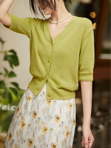 Xiaohangeい Comfortable cotton and linen~French elegant V-neck/mid-sleeve knitted cardigan ZWB563016MG