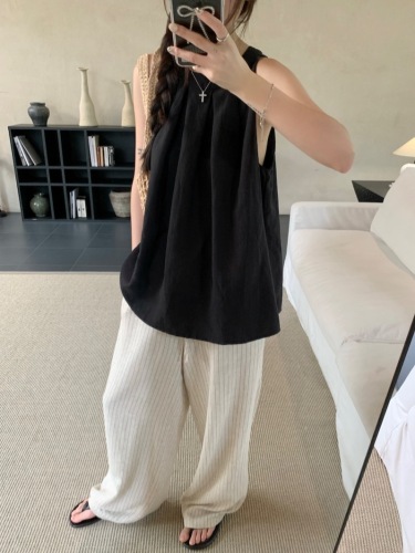 Real shot of sweet linen pleated vest-style babydoll shirt + wide-leg casual pants, straight floor-length trousers