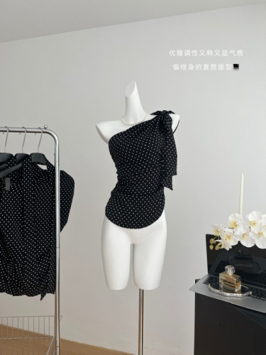 A ice of vale Ryoko China black polka dot sleeveless vest women's summer design off-the-shoulder short top