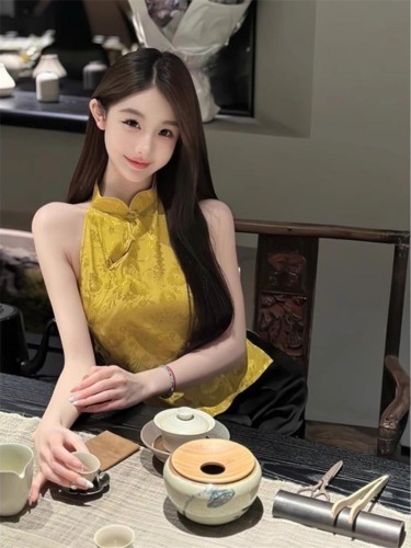 New Chinese style Chinese style buckle vest for women summer new style fashion lady temperament beautiful niche design off-the-shoulder top