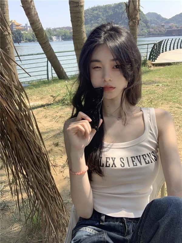 Actual shot and real price Naisi version of the vest Letter suspender U-neck slim fit top