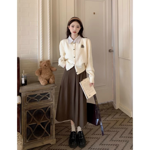 Fake two-piece sweater for women in autumn 2024 new style French gentle style short loose and chic long-sleeved sweater cardigan