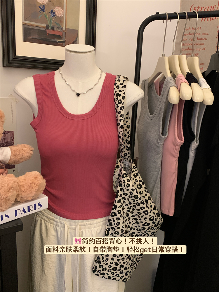 Real shot of summer round neck vest for sweet girls to wear as outerwear for women with breast pads and sleeveless bottoming tops