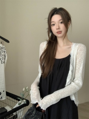 Tmall quality v-neck long-sleeved knitted cardigan for women in summer Korean style gentle style slim short sun protection top