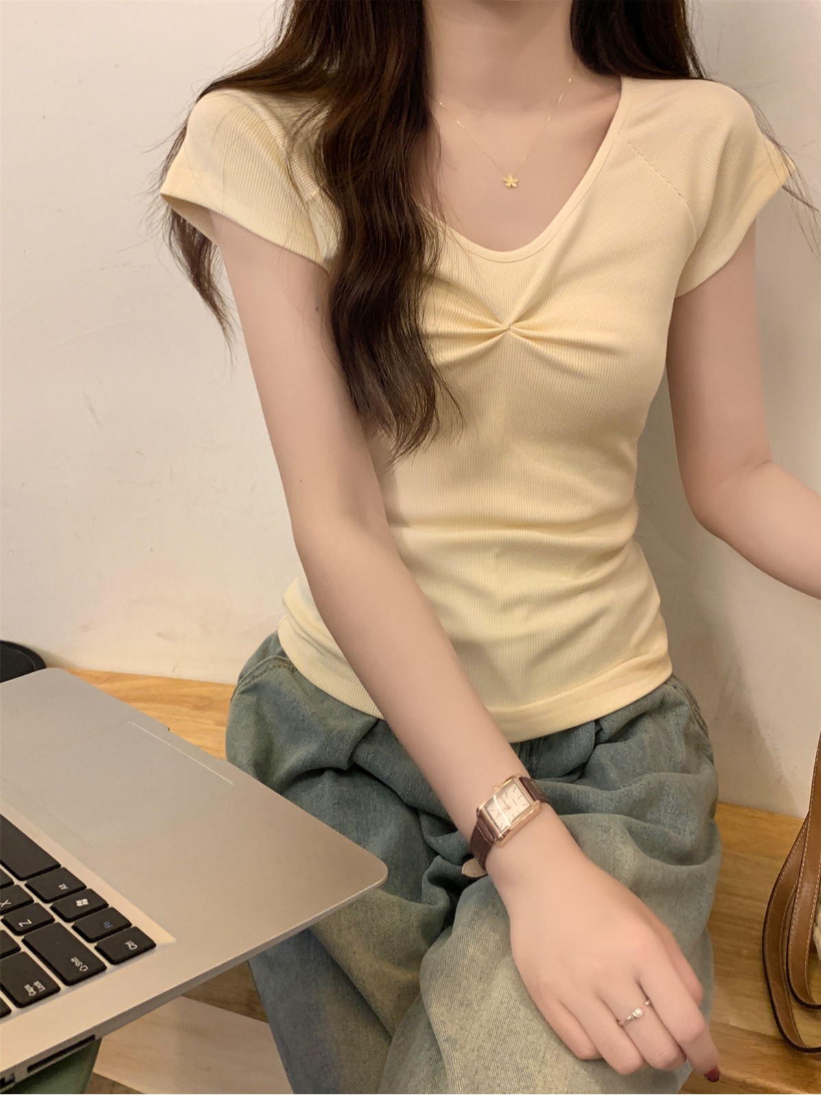 實拍 夏季韓版v領修身插肩褶皺設計感顯瘦百搭短袖T恤上衣