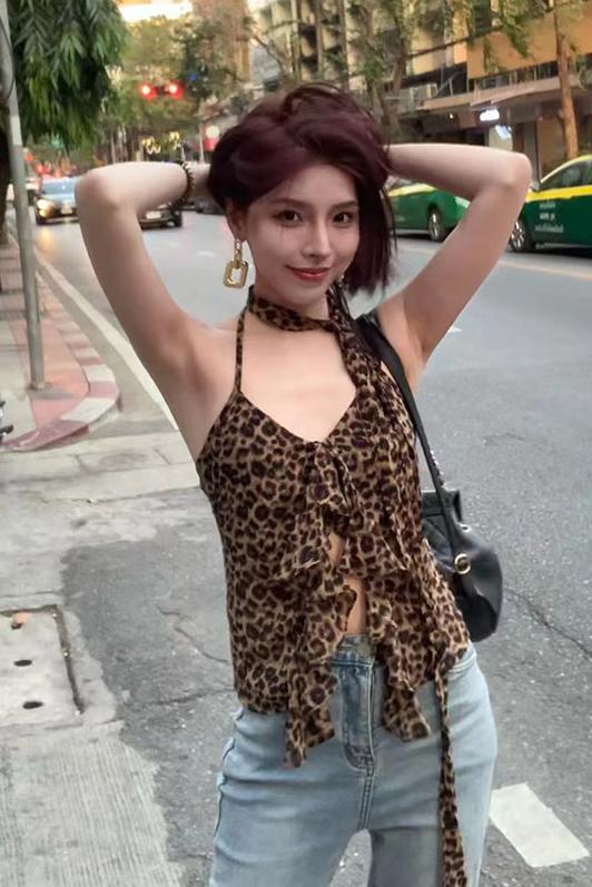 歐美豹紋掛脖吊帶背心夏季新款設計感小眾辣妹無袖上衣