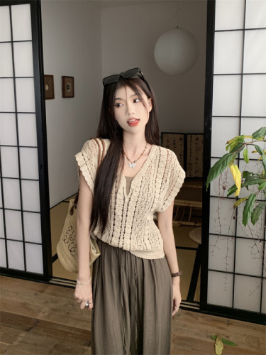 Real shot and real price Korean style crocheted sleeveless top + solid color suspenders + high waisted loose wide leg trousers