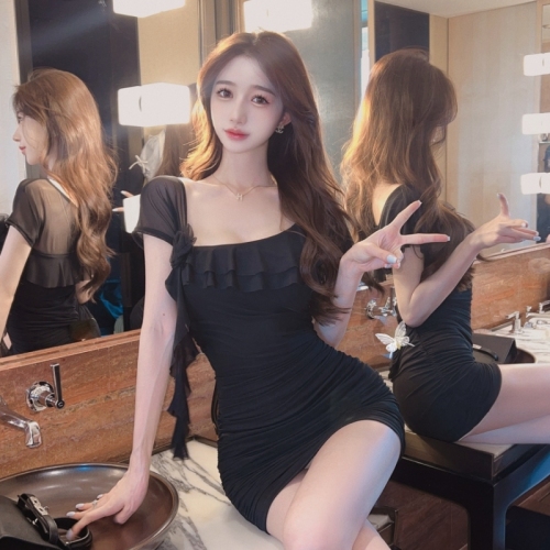 Real shot of pure lust style slim fit, gentle, feminine and sexy mesh short-sleeved fringed soda bottom hip dress