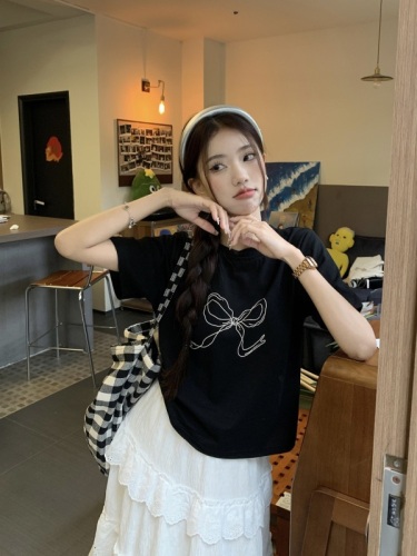 Real shot and real price bow short-sleeved T-shirt 2024 spring new Korean casual versatile top for women + cake skirt