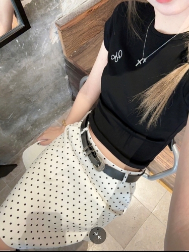 Real shot, real price, right shoulder, round neck, short-sleeved T-shirt, high waist, slimming, versatile polka dot skirt suit