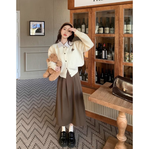 Fake two-piece sweater for women in autumn 2024 new style French gentle style short loose and chic long-sleeved sweater cardigan