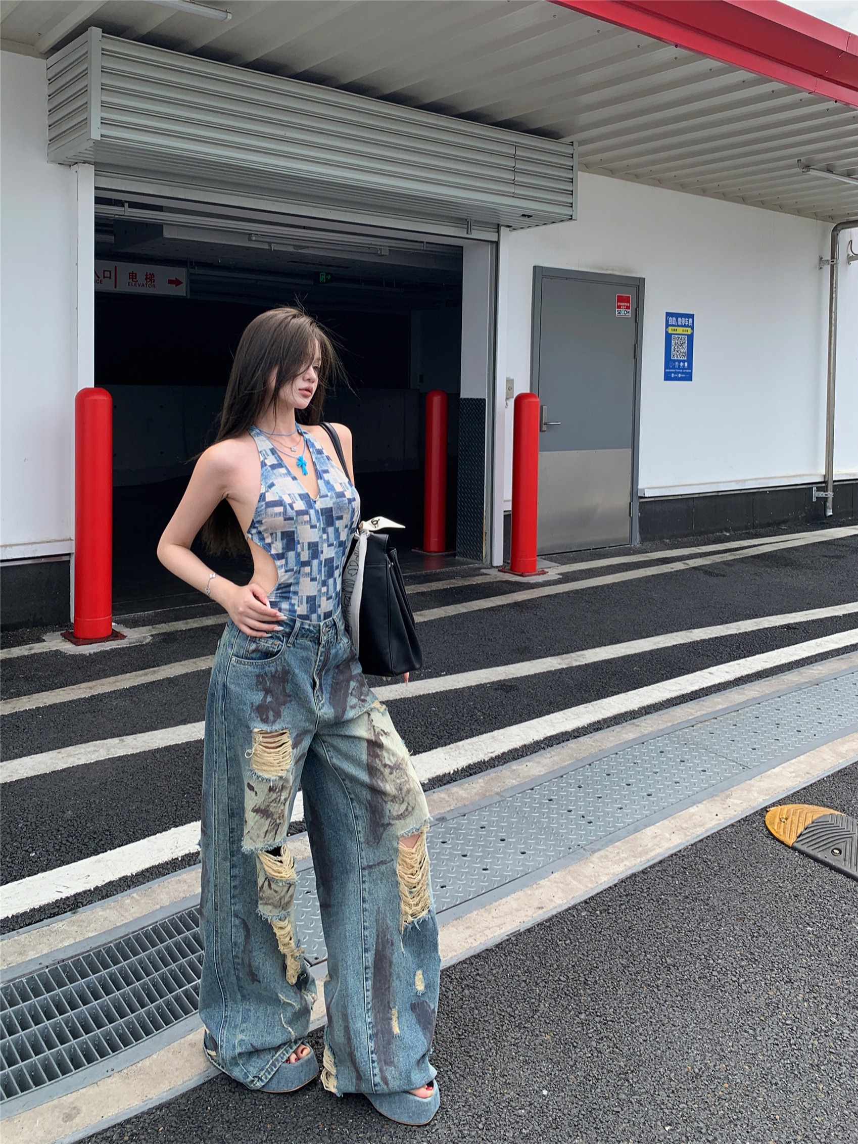 Real shot!  Hot girl backless one-piece halter top women's ripped retro American loose wide-leg pants and jeans