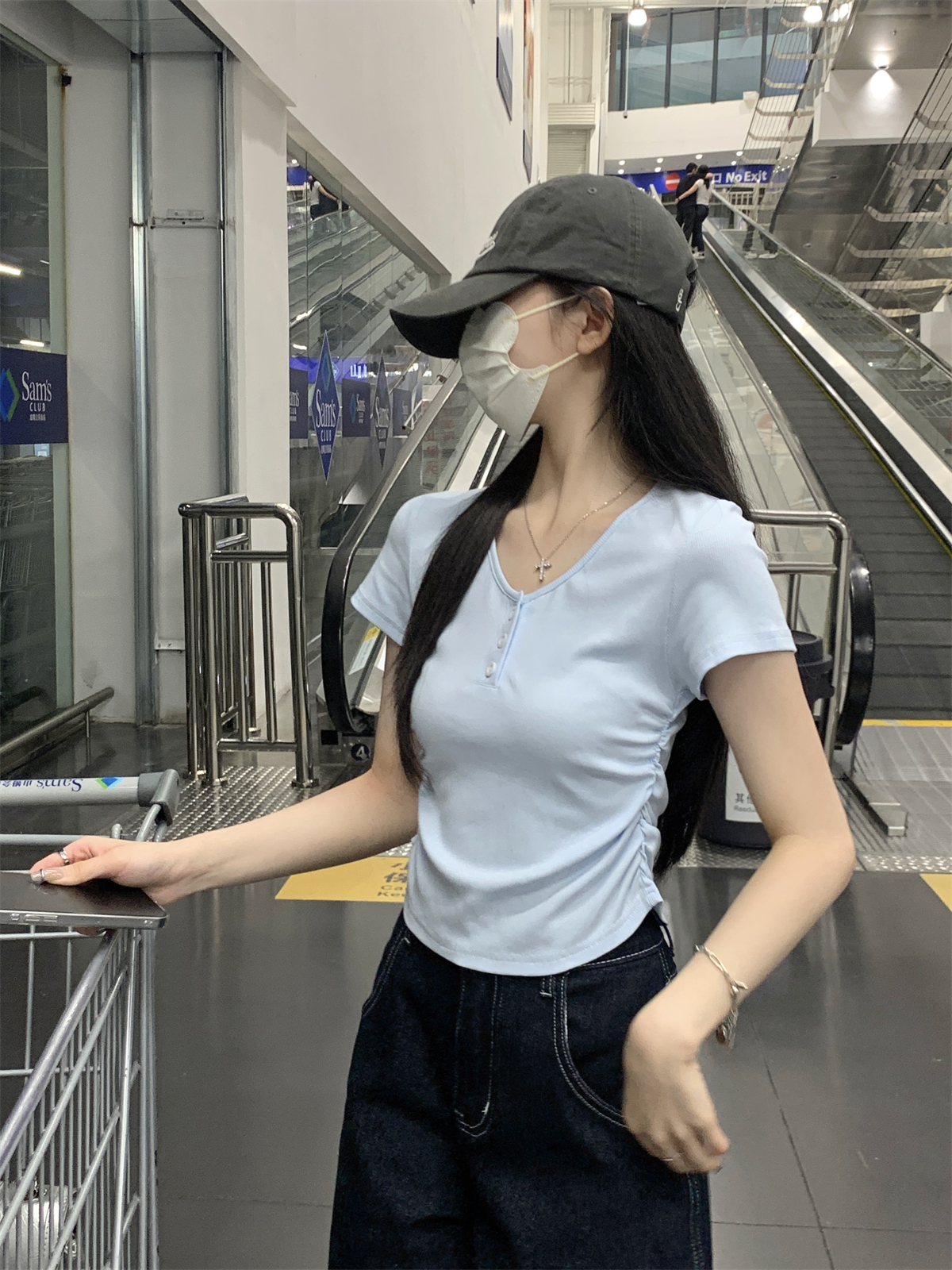 實拍 夏季韓版v領紐扣設計感褶皺顯瘦正肩修身短袖T恤上衣女