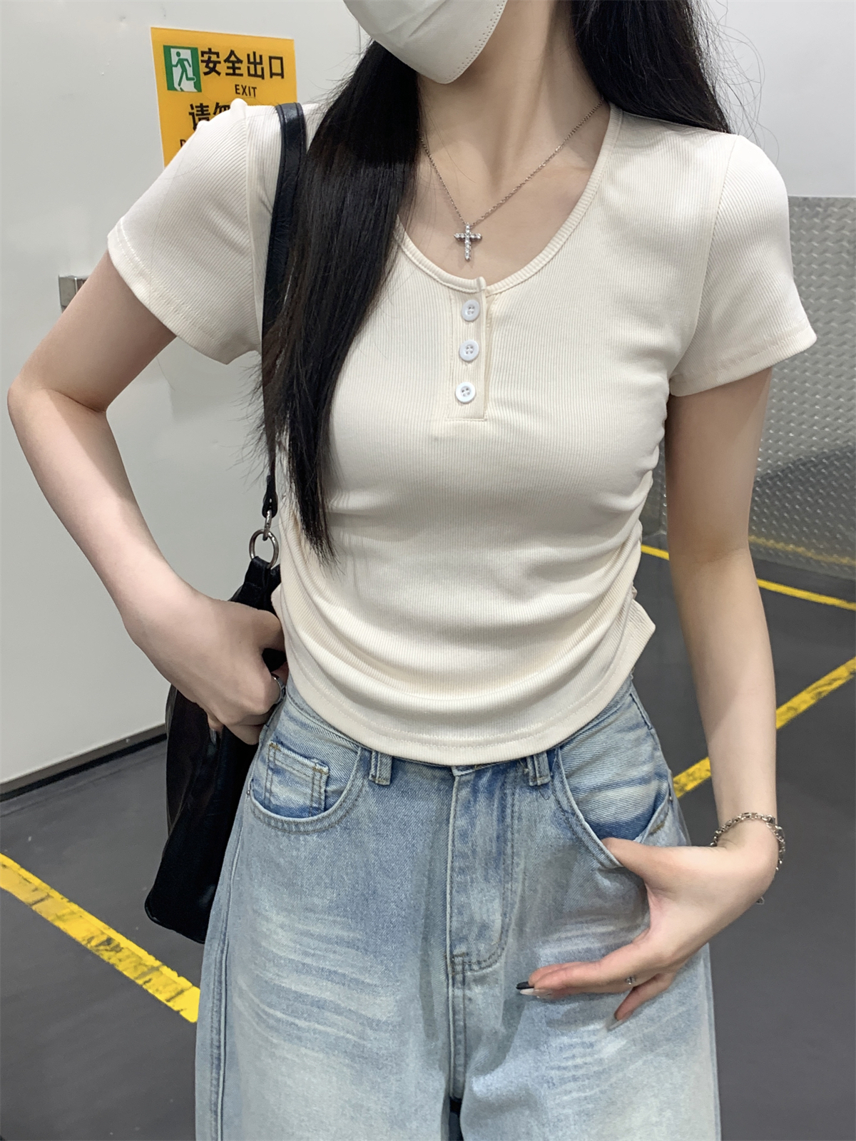 實拍 夏季韓版v領紐扣設計感百搭褶皺正肩修身短袖T恤上衣