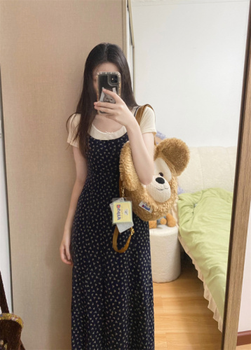 Cream lace bow round neck short-sleeved T-shirt + retro floral waist slimming suspender dress