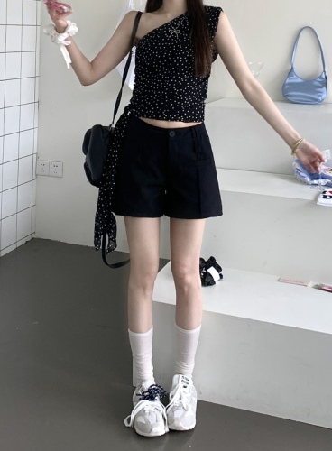 New summer style little black pants, high-waisted slimming hot pants, discreet design, single bag shorts for women, double pants for women, climbing pants for women