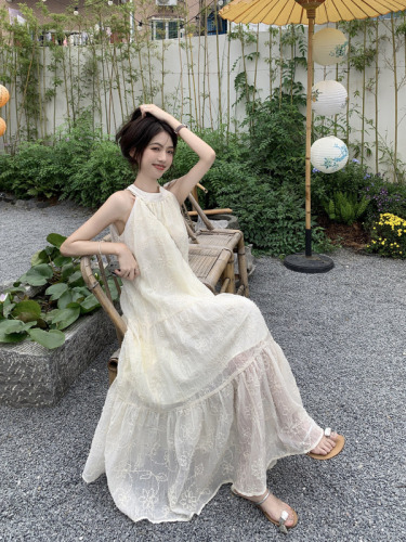 French romantic high-end halter neck summer slim dress feminine resort style long dress