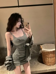 Real shot of summer sweet hot girl style wear-free bra strap breast pads smocked waist slimming hip-covering suspender dress