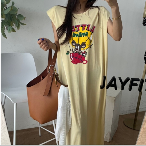 Cartoon casual sleeveless dress with slit in the back