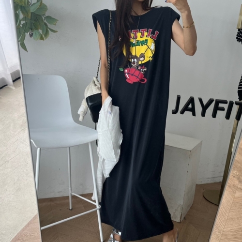 Cartoon casual sleeveless dress with slit in the back