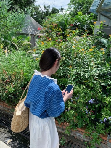 实拍蓝色格子短袖衬衫女夏季新款设计感小众别致复古娃娃衫上衣