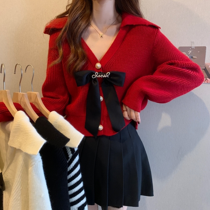 Autumn and winter new bow lapel age-reducing versatile V-neck sheep velvet short versatile sweater