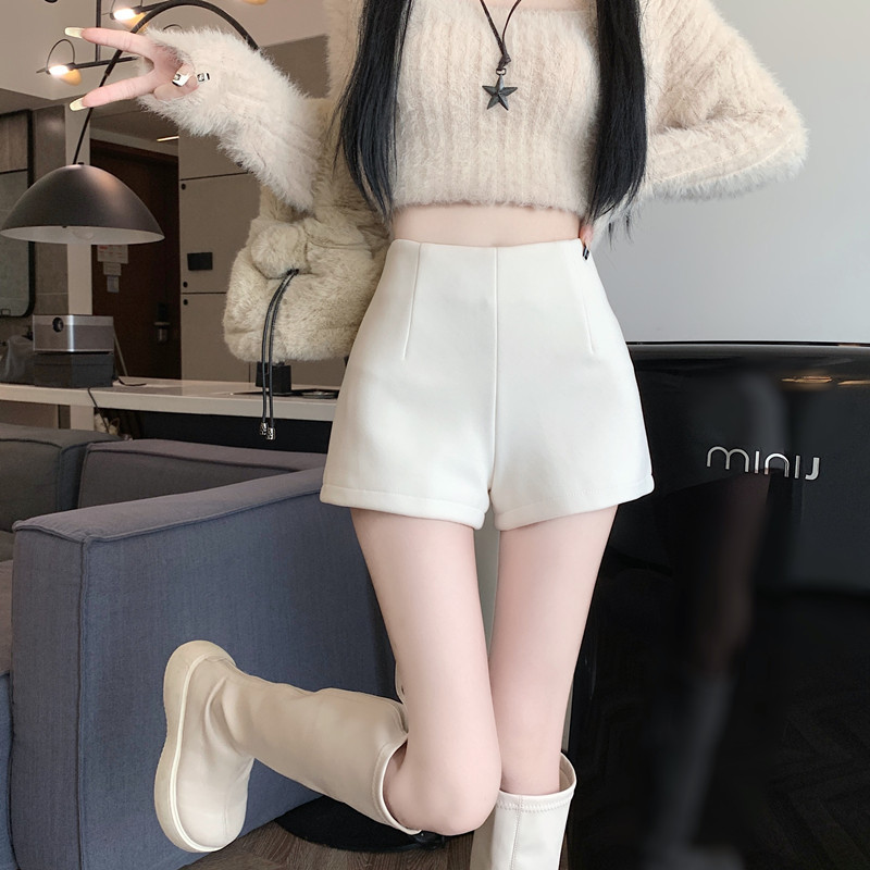 Real shot of 2024 autumn and winter new high-waisted woolen boots and pants woolen shorts slim woolen thickened shorts