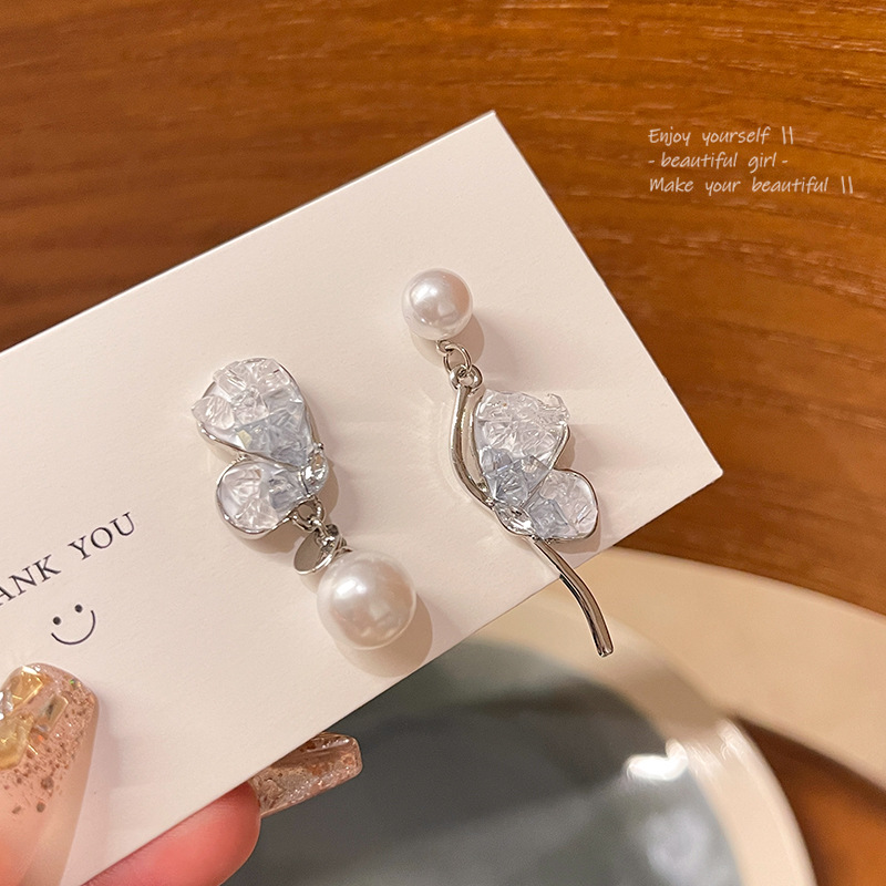 S925銀針輕奢小眾不對稱漸變色水晶蝴蝶耳釘女ins潮長款流蘇耳環