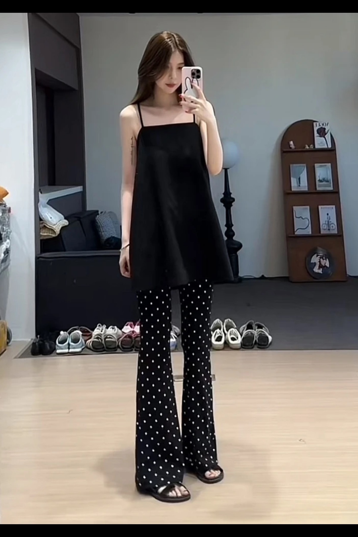假日少女 黑色吊帶香風面料氣質時尚休閒女士簡約百搭上衣+褲子