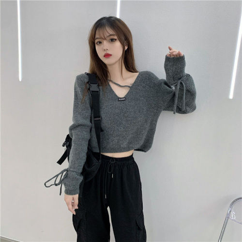 Actual shot, real price, cute and cool Japanese style V-neck short sweater, super soft waxy strappy sweater for autumn