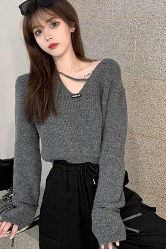 Actual shot, real price, cute and cool Japanese style V-neck short sweater, super soft waxy strappy sweater for autumn