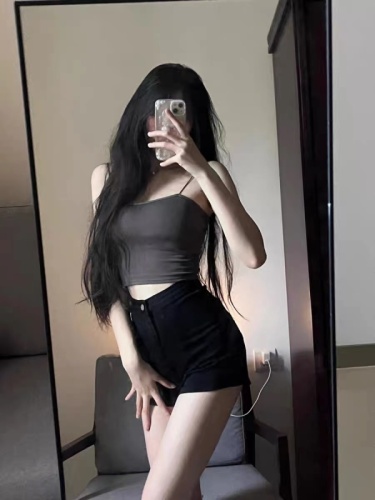 Black denim shorts high waist hot pants for hot girls summer 2024 new retro high waist tight slimming butt-covering hot pants trendy