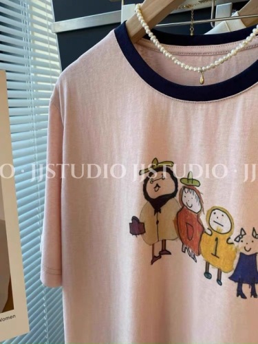 Korean pink cartoon print right shoulder short-sleeved T-shirt for women in summer, unique and unique niche design short top