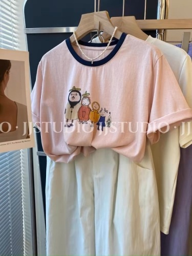 Korean pink cartoon print right shoulder short-sleeved T-shirt for women in summer, unique and unique niche design short top