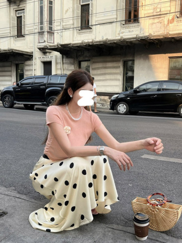 夏装纯欲风露脐正肩t恤女设计感高腰立体花朵短款绝美甜辣小上衣