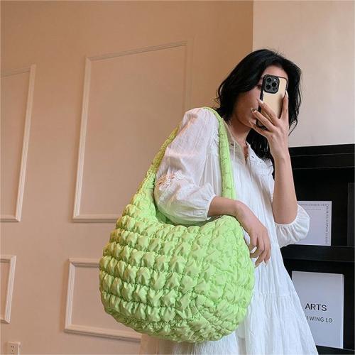 Foreign trade popular bags for women 2024 new style personalized design pleated cloud large capacity single shoulder crossbody bag tote bag