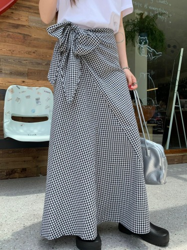 Actual shot 2024~Designed irregular strappy bow plaid skirt, versatile long A-line apron