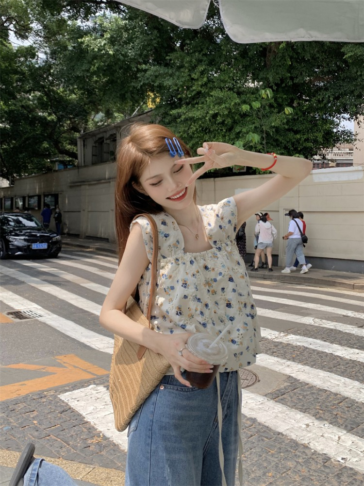 法式甜美無袖短款方領刺繡碎花小背心上衣女夏季遮肉顯瘦T恤外穿