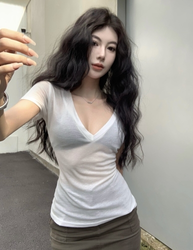 Real shot of summer hot girl style high-end thin slightly translucent sexy cool drape mask collarbone V-neck short-sleeved T-shirt