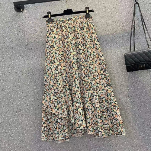 Plus size women's fashionable summer new style elastic waist chiffon floral skirt covers the crotch and looks slimming irregular A-line skirt