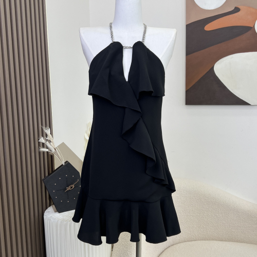 Hepburn style chain halter neck suspender dress women's summer little black dress short skirt off-shoulder a-line ruffle skirt