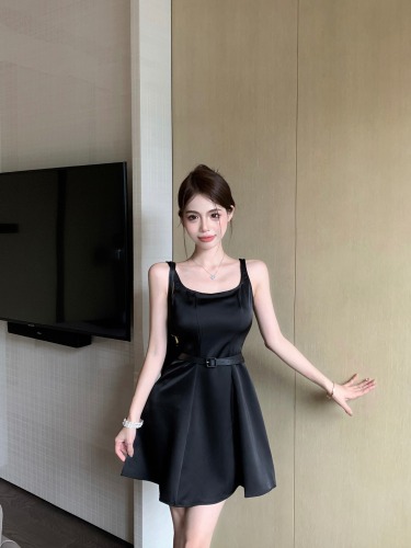 Real shot!  Temperament waist slimming suspender dress for hot girls, versatile simple high-waisted A-line little black dress