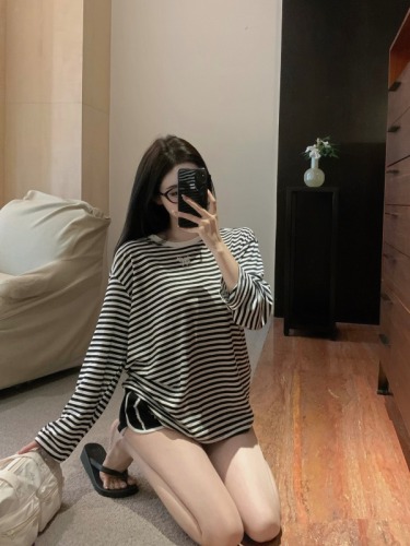 Real shot!  Backless embroidered striped sun protection long-sleeved T-shirt for women high-waist slim casual shorts two-piece set